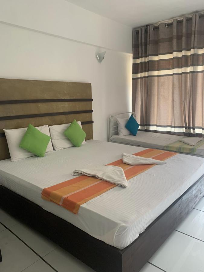 360 Beach Residence Negombo Buitenkant foto