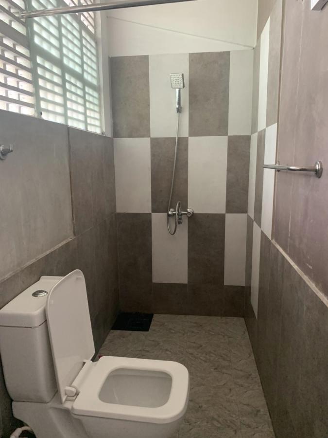 360 Beach Residence Negombo Buitenkant foto