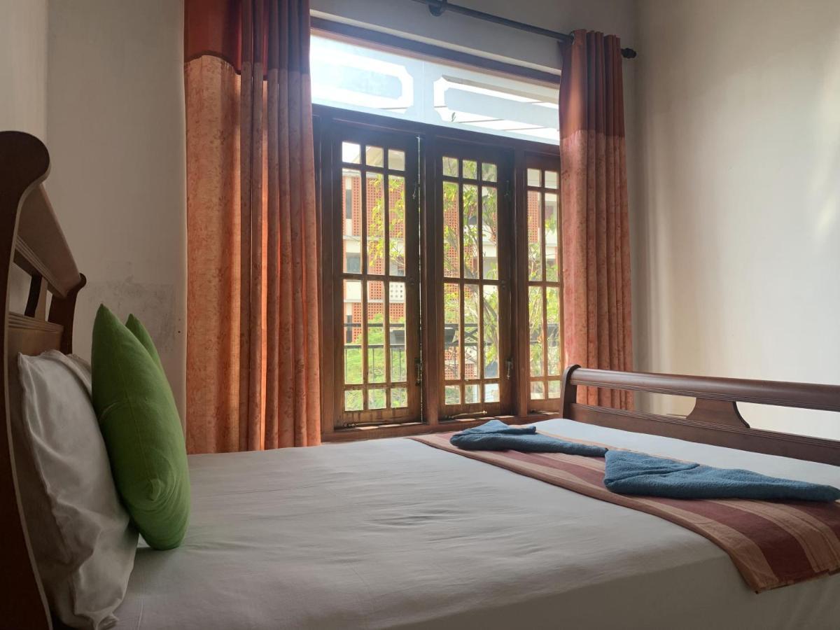 360 Beach Residence Negombo Buitenkant foto