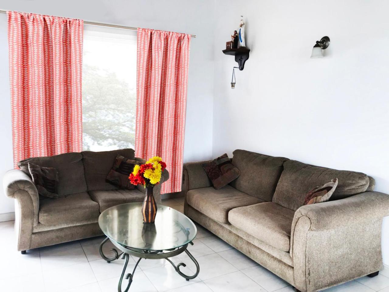 360 Beach Residence Negombo Buitenkant foto