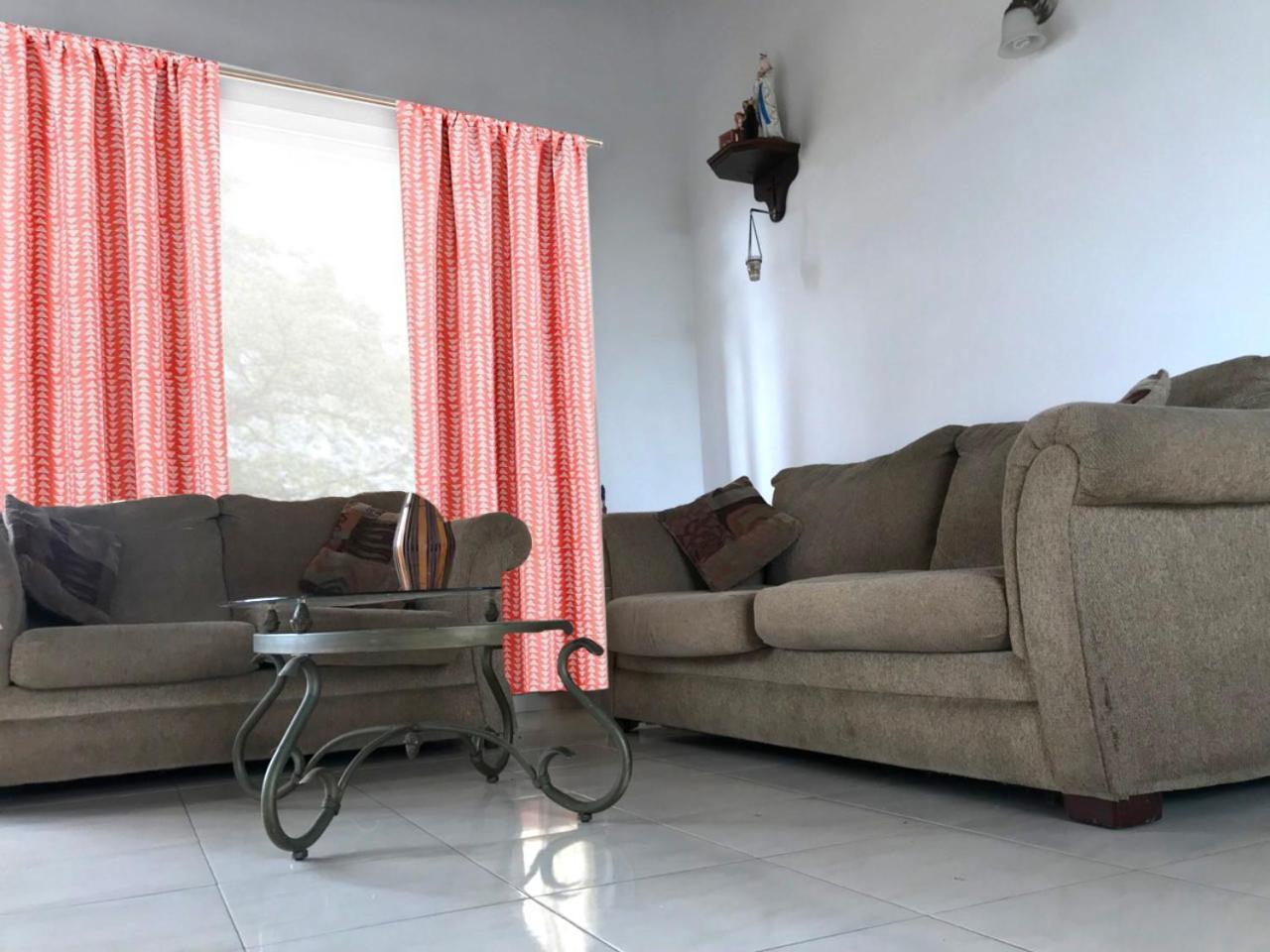 360 Beach Residence Negombo Buitenkant foto