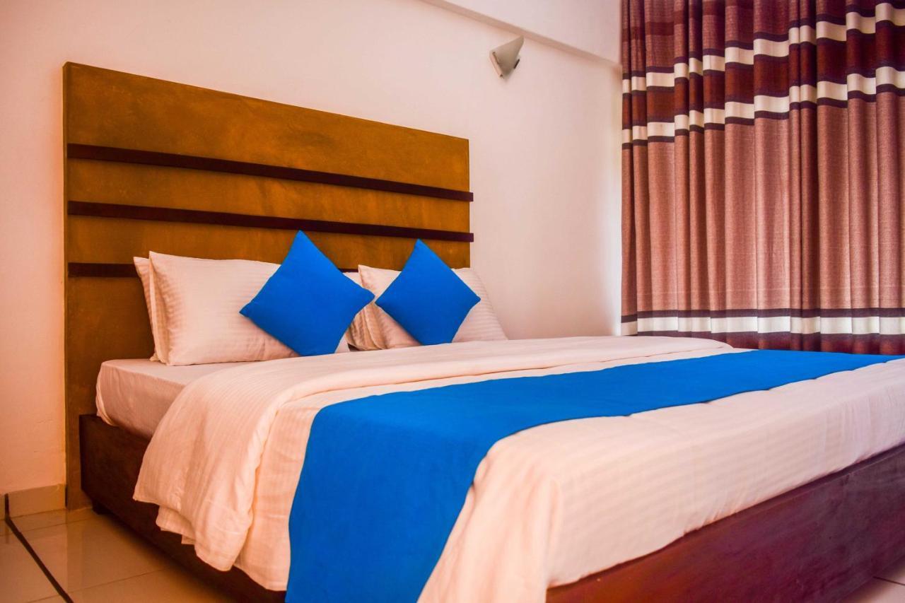 360 Beach Residence Negombo Buitenkant foto