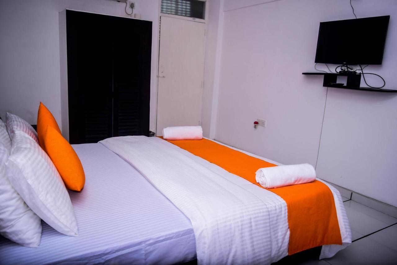 360 Beach Residence Negombo Buitenkant foto