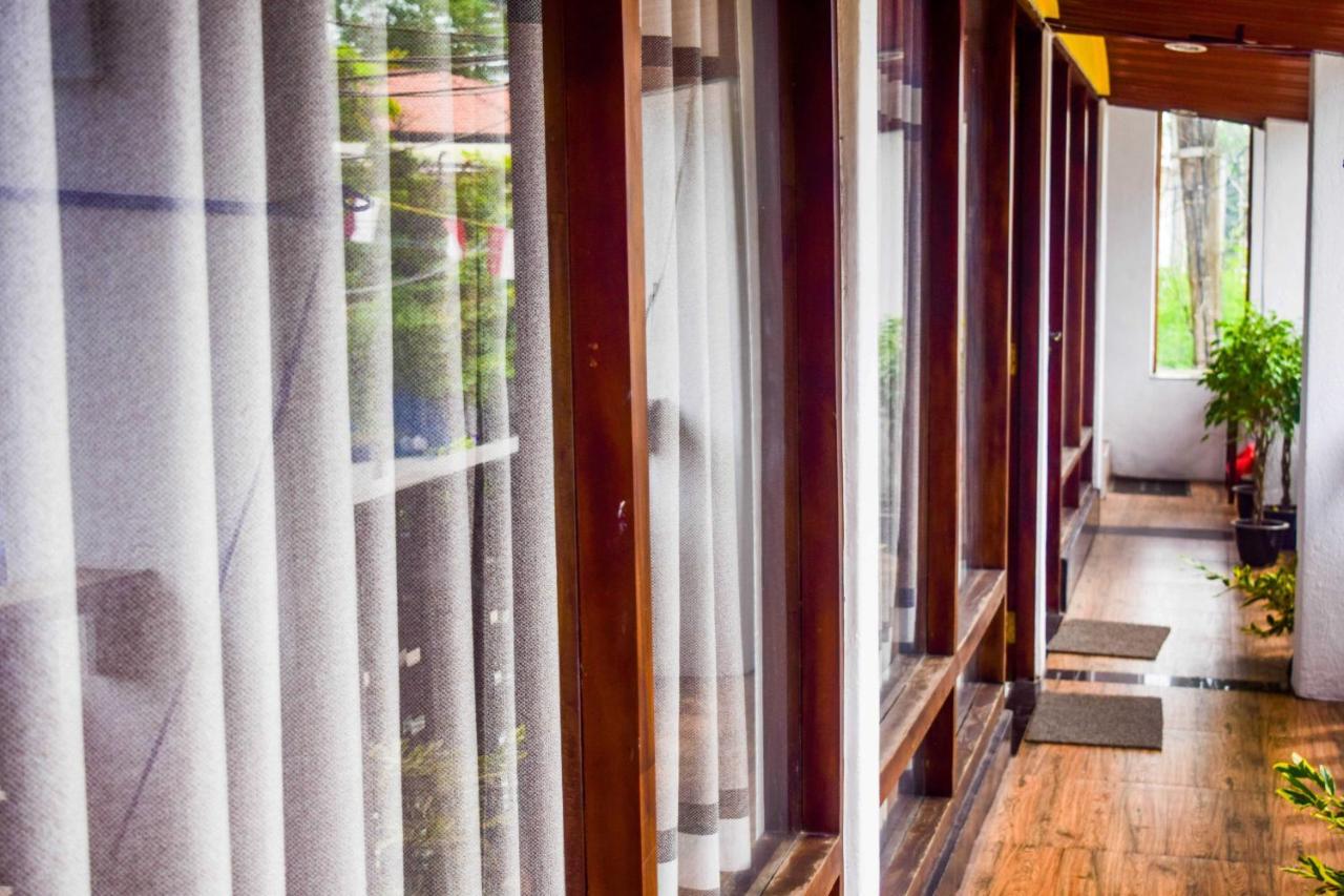 360 Beach Residence Negombo Buitenkant foto