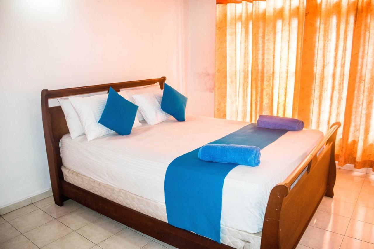 360 Beach Residence Negombo Buitenkant foto